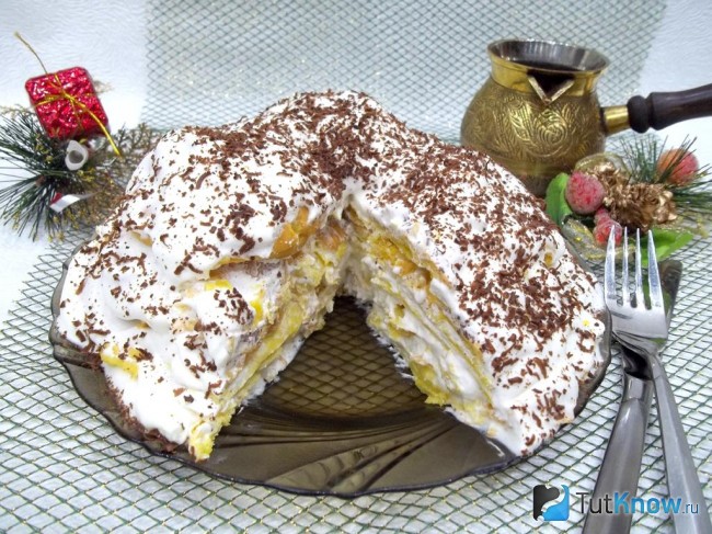 Готовый торт из заварного теста