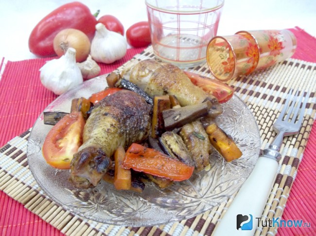 Готовое безуглеводное овощное рагу с курицей