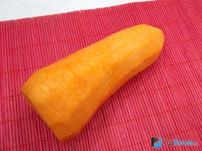 Морковь очищена