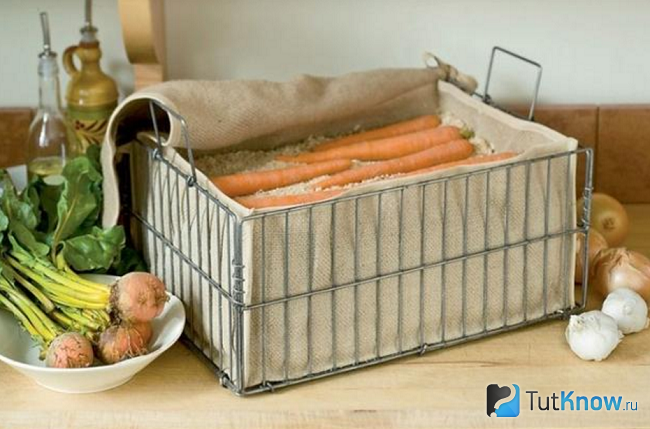 Ящик для хранения овощей оббитый мешковиной