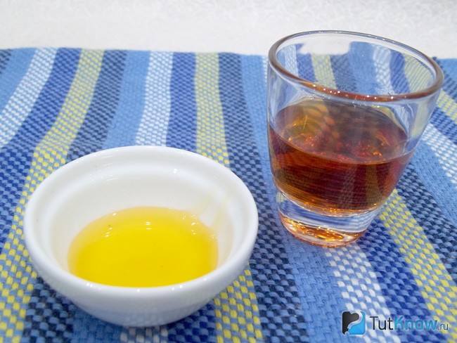 Соединены продукты для соуса
