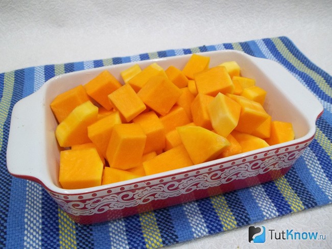 Тыква нарезана кубиками