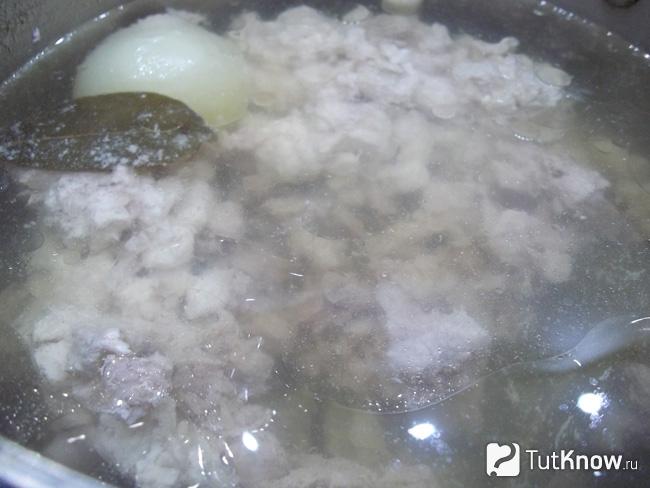 Нарезанное мясо варистя