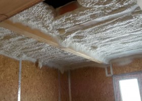 Утепленный пенополиуретаном потолок