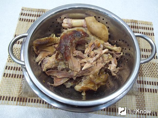 Мясо извлечено из кастрюли