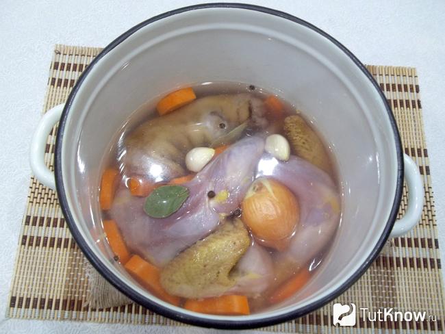 Продукты залиты водой