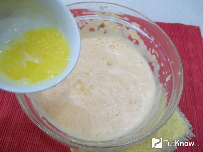 В продукты влито растоплено масло