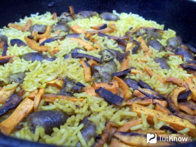 рецепты куриных сердечек с рисом. 1491505577 7. рецепты куриных сердечек с рисом фото. рецепты куриных сердечек с рисом-1491505577 7. картинка рецепты куриных сердечек с рисом. картинка 1491505577 7. Плов обычно готовят с бараниной, свининой или курицей, а я решила поэкспериментировать и приготовить с куриными сердечками. Получилось безумно вкусно. А готовится это блюдо достаточно быстро.