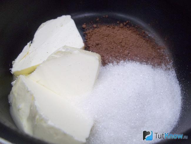 Окрашивание какао маслом. Какао масло и сахар. Масло и сахар. Манка с комочками и какао с пенкой. Приготовление какао масла.