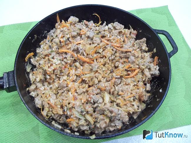 Продукты тушатся