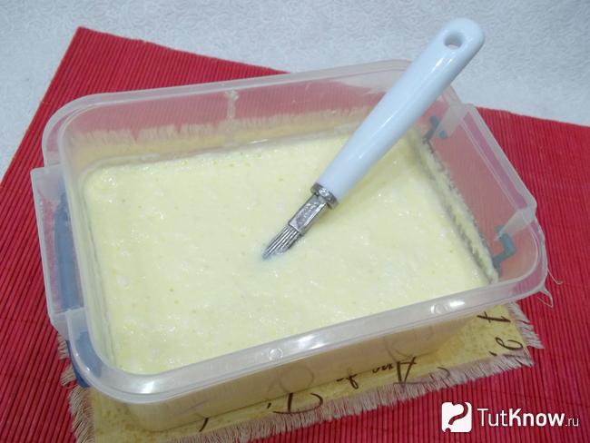 Продукты перелиты в емкость
