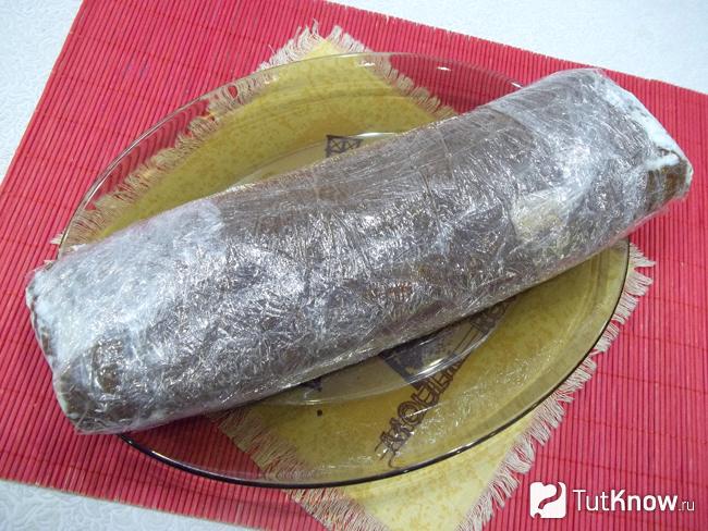 Продукты свернуты рулетом