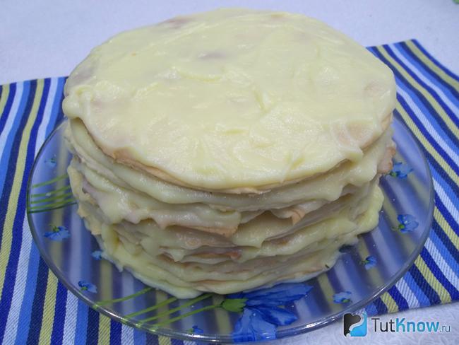 Коржи смазаны кремом