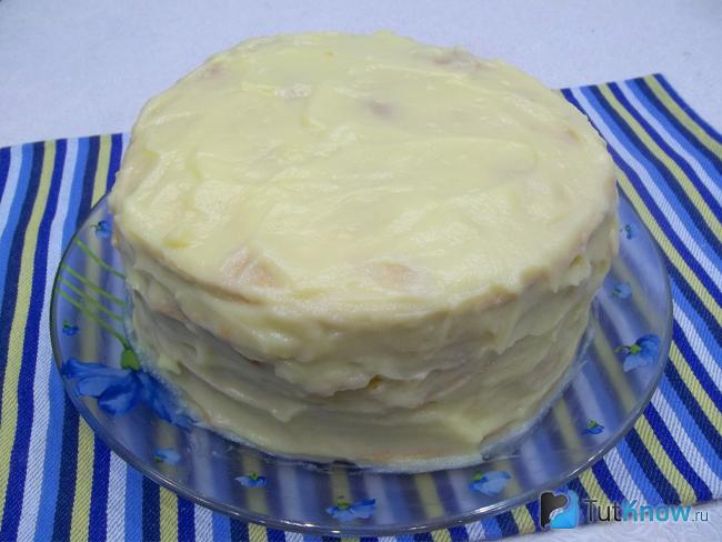 Коржи смазаны кремом