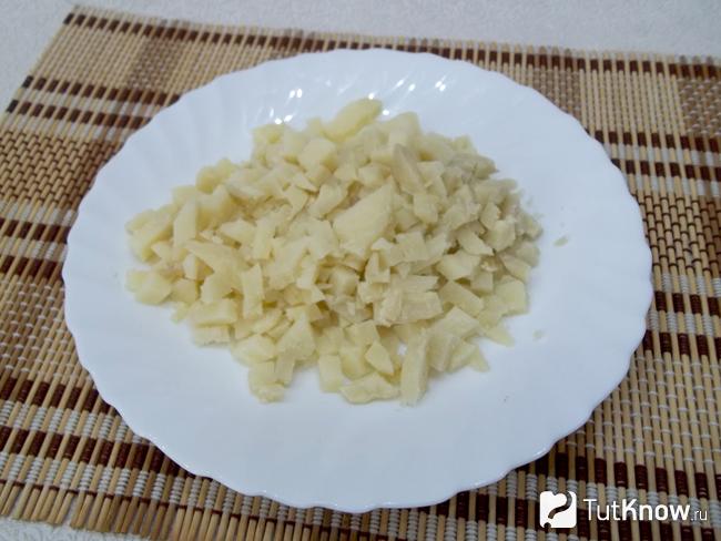 Картофель отварен и нарезан
