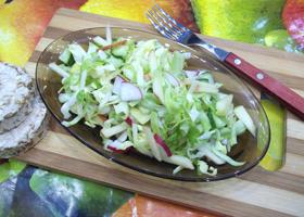 Салат из капусты и яблок