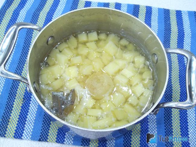 Картофель отварен