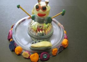 Летающая тарелка и игрушка-инопланетянин своими руками
