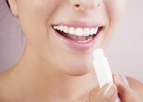 Выбираем гигиеническую помаду для губ – полезные советы