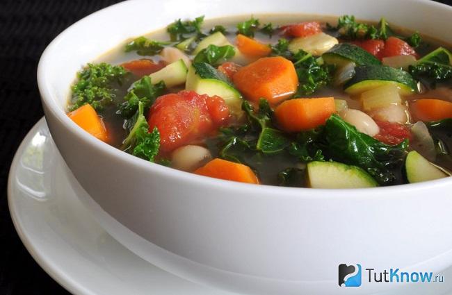 Тарелка вегетарианского супа