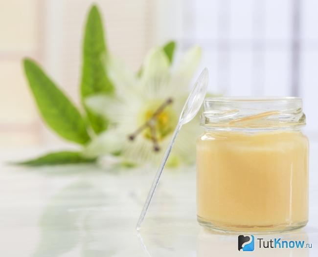 Польза пчелиного маточного молочка для волос thumbnail