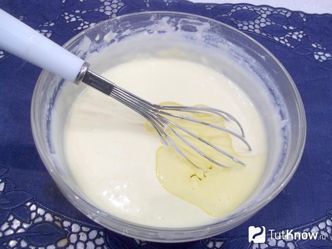К продуктам влито масло