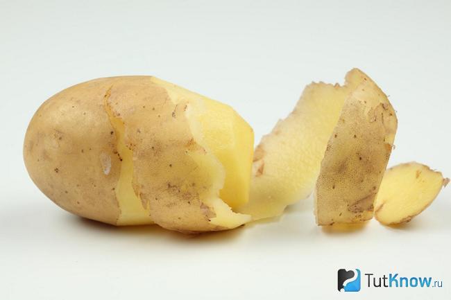 Снятие шкурки с картофеля