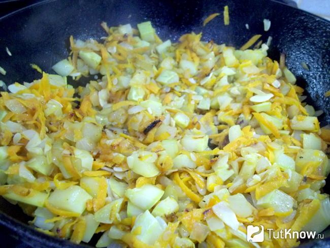 Продукты жарятся