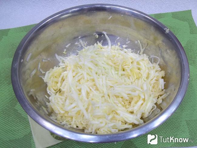 Кабачки натерты на терке