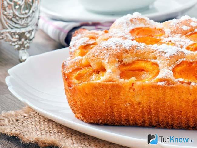 Пирог с абрикосами