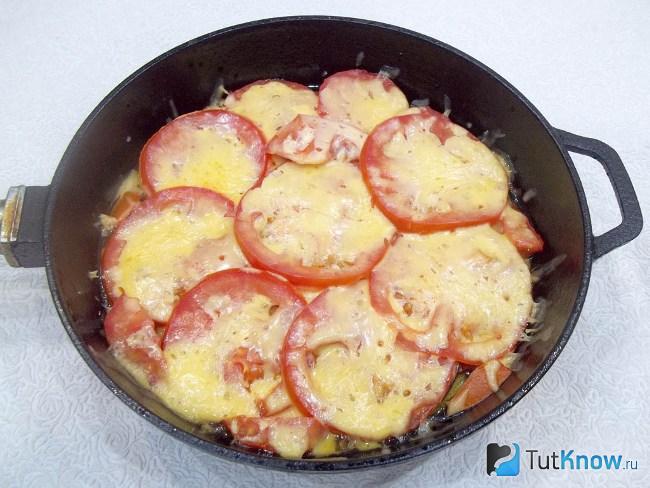 овощная пицца с кабачком и баклажаном. 1502635214 11. овощная пицца с кабачком и баклажаном фото. овощная пицца с кабачком и баклажаном-1502635214 11. картинка овощная пицца с кабачком и баклажаном. картинка 1502635214 11. "Что приготовить из кабачков?", "Дайте рецепт с баклажанами!" — взывают хозяйки на кулинарных форумах. Предлагаем использовать баклажаны и кабачки не совсем традиционно. Первые станут начинкой для пиццы, а вторые. сами превратятся в необычную овощную пиццу, причем ее рецепт можно изменять до бесконечности.