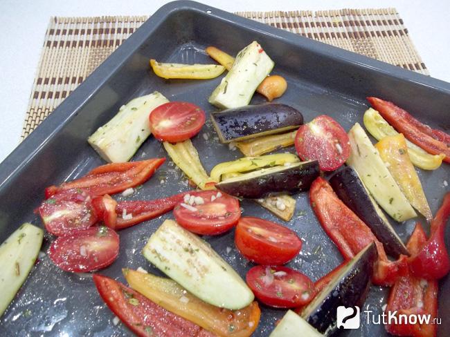 Запечь овощи в духовке кабачки перец