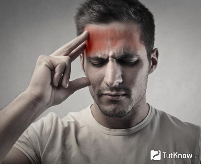 Сильные головные боли у мужчины