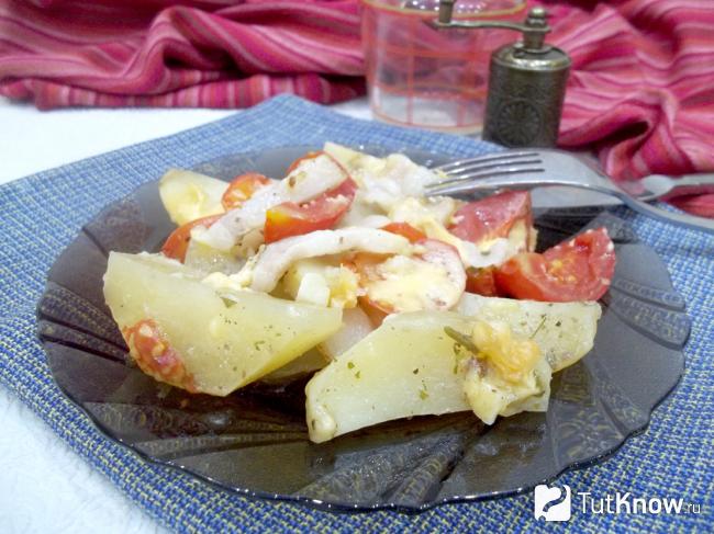 Готовая картофель по-турецки с сыром в духовке