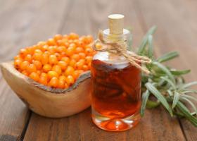 Облепиховое масло для кожи лица: рецепты и советы