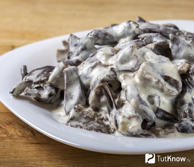 Лаковица в сметане