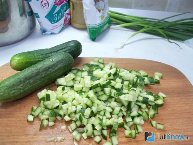 Огурцы нарезаны