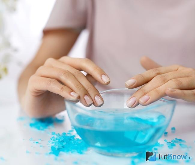 Ванночка с солью для ногтей