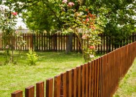 Как сделать деревянный забор