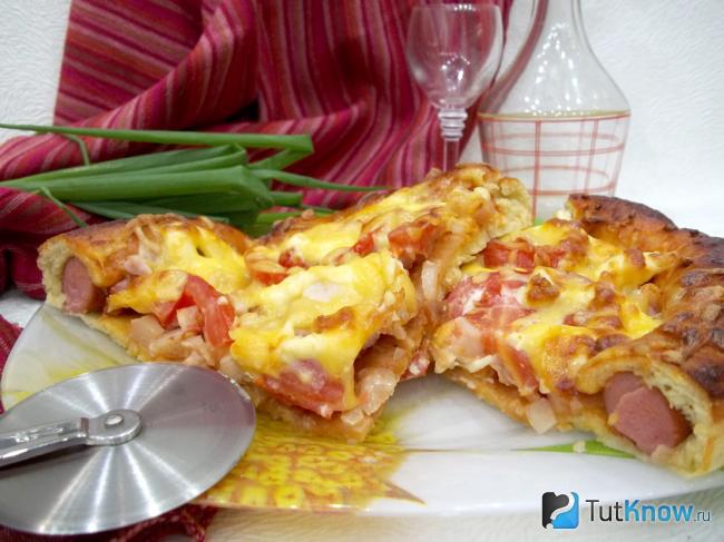 Готовая пицца с вкусным краешком