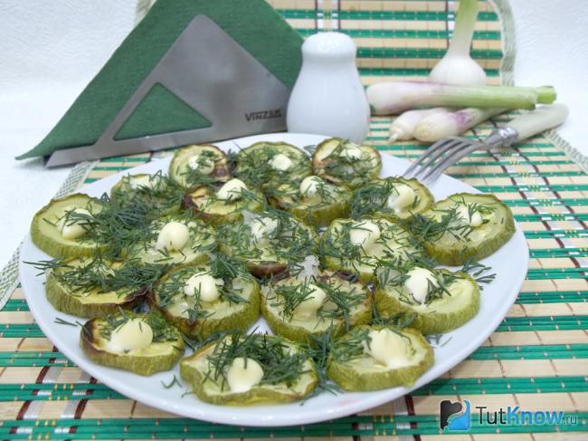 Готовые кабачки в духовке