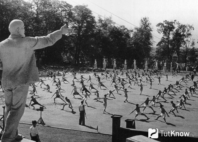 Урок физкультуры в советское время