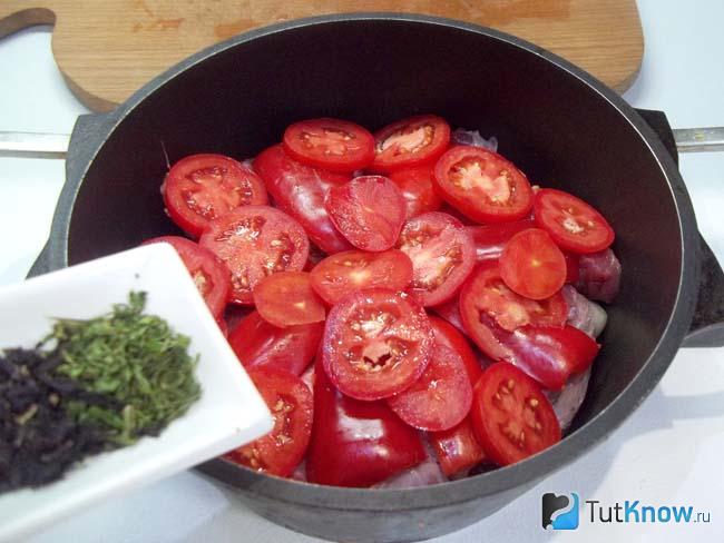 Продукты приправлены солью