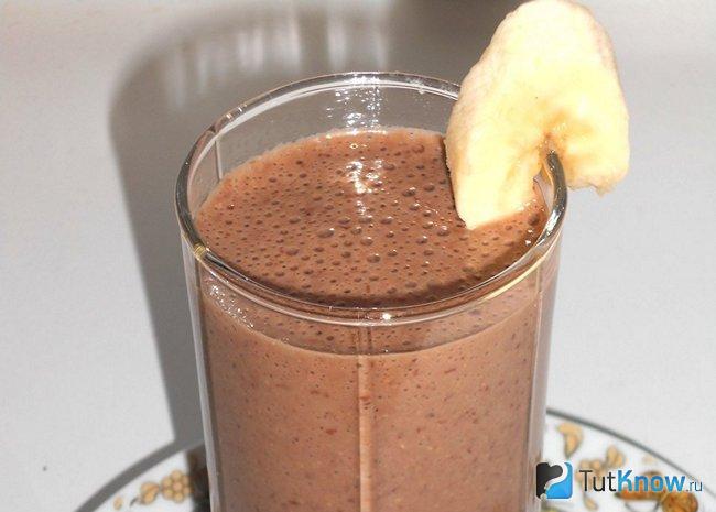 Кисель из льняной муки в стакане