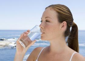 Вода или любая жидкость: что полезнее для организма