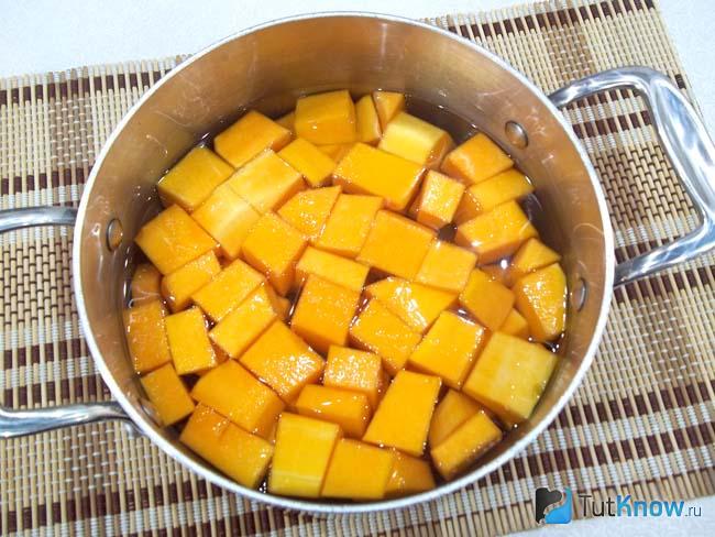 Тыква нарезана кусочками