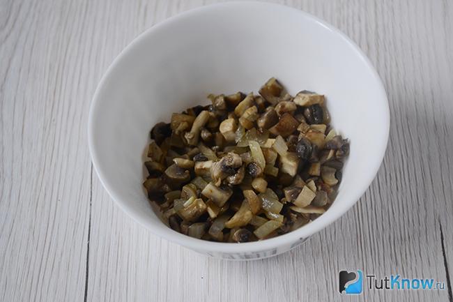 Грибы с луком обжаренные