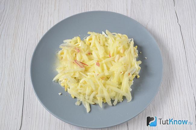 Слой натёртого яблока