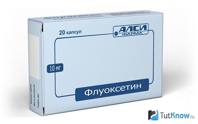Упаковка Флуоксетина на белом фоне