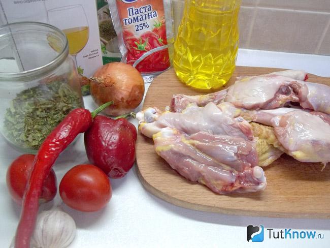 Курица порезана кусочками